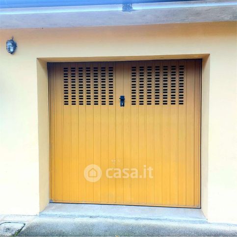 Box/posto auto in residenziale in Via Vittorio Veneto 63