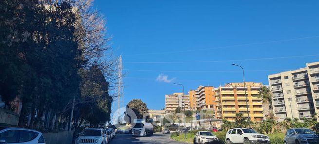 Appartamento in residenziale in Viale Vincenzo de Filippis 68