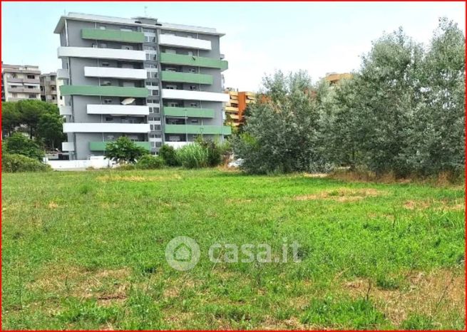 Terreno edificabile in residenziale in Via Senna