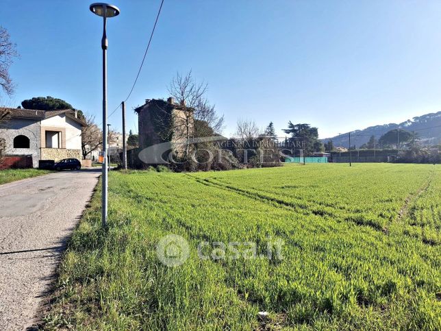 Terreno agricolo in commerciale in Strada Rivolta Valvitiano