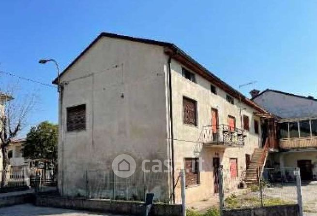 Casa indipendente in residenziale in Via Oltre Agno di Sotto