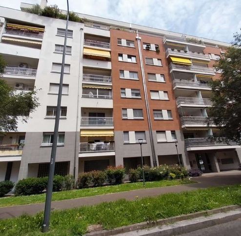 Appartamento in residenziale in Via Carlo Perini 21