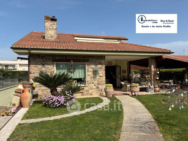 Villa in residenziale in Via Velletri 261 B
