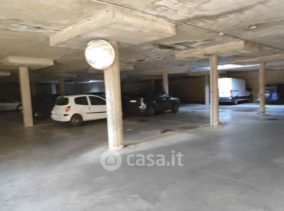 Box/posto auto in residenziale in Via Fiume