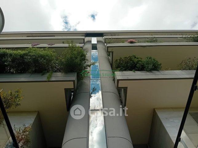 Ufficio in commerciale in 