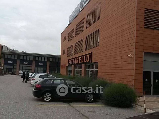 Ufficio in commerciale in Via Crivellin 9