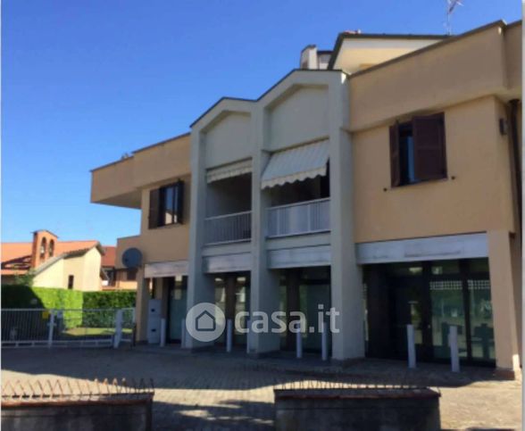 Ufficio in commerciale in Via Federico Confalonieri 48