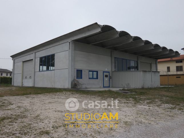 Capannone in commerciale in Via Cordovado