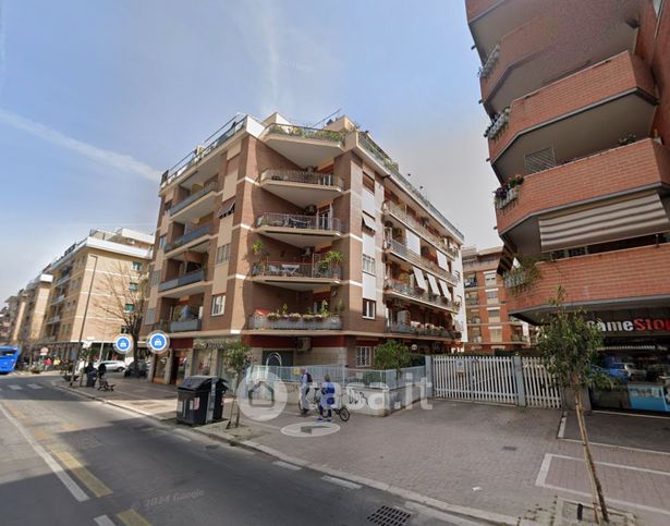 Negozio/locale commerciale in commerciale in Via delle Baleniere 78