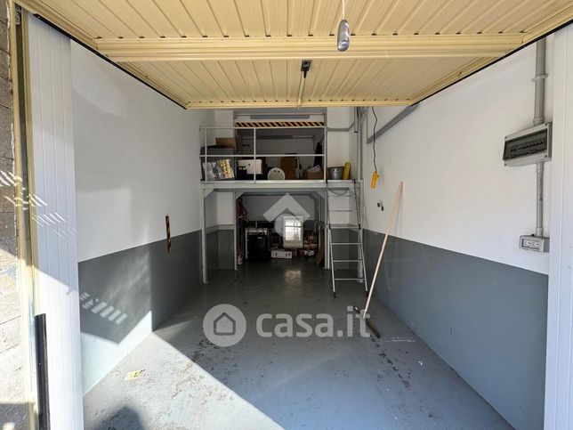 Box/posto auto in residenziale in Via Marco Giuseppe Compagnoni 85