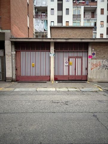 Garage/posto auto in residenziale in Via Cavallermaggiore 9 a