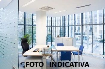 Ufficio in commerciale in 