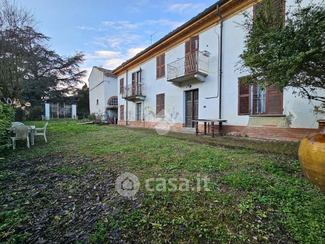 Casa indipendente in residenziale in Via Ferrara 14