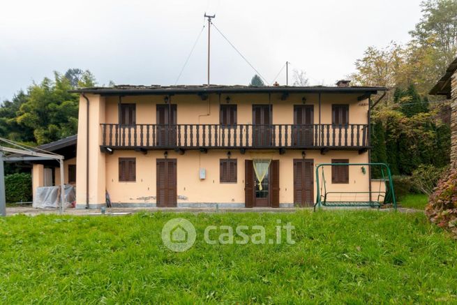Casa indipendente in residenziale in Via Cave 471
