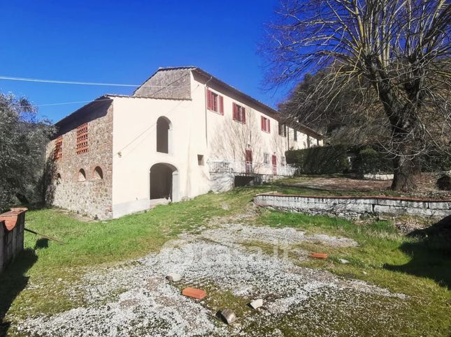 Casa indipendente in residenziale in Via Castellina 22