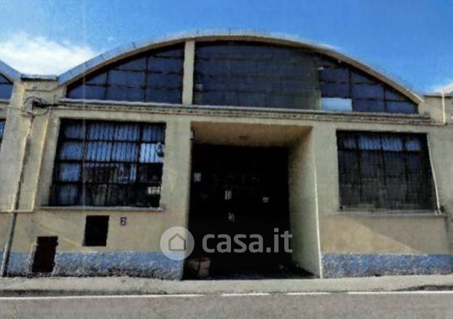 Capannone in commerciale in Via Thomas Alva Edison 24