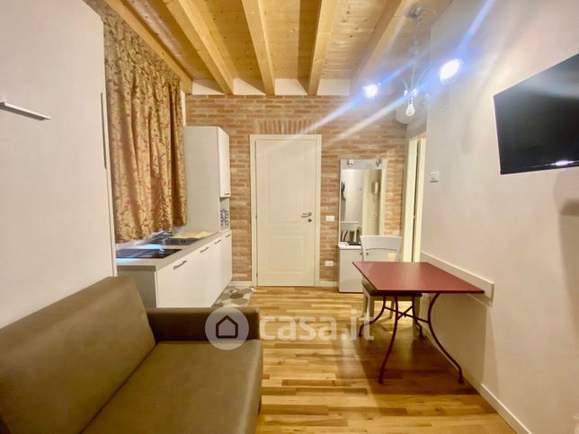 Appartamento in residenziale in Via STAZIONE