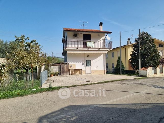 Casa indipendente in residenziale in SP23d 51