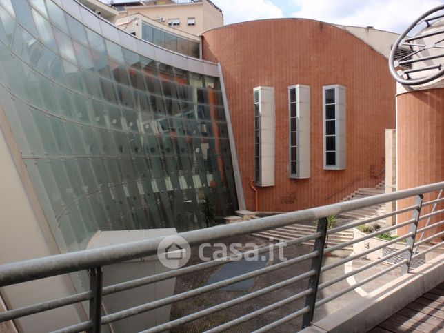 Garage/posto auto in residenziale in Vicolo di Pietra Papa 43