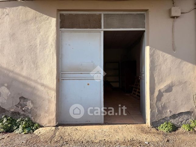 Box/posto auto in residenziale in Viale dei Castagni