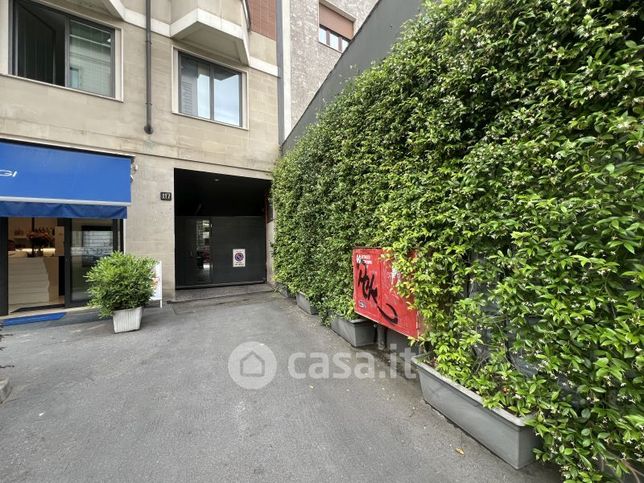 Garage/posto auto in residenziale in Corso di Porta Romana