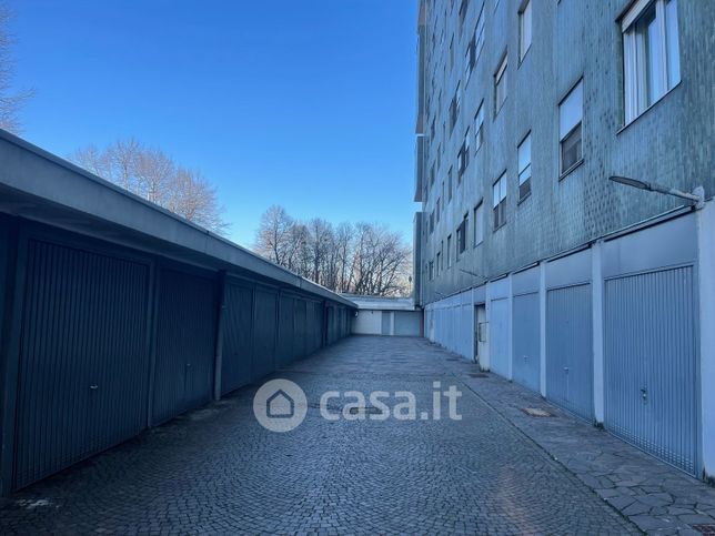 Garage/posto auto in residenziale in Via Giuseppe Sirtori 10