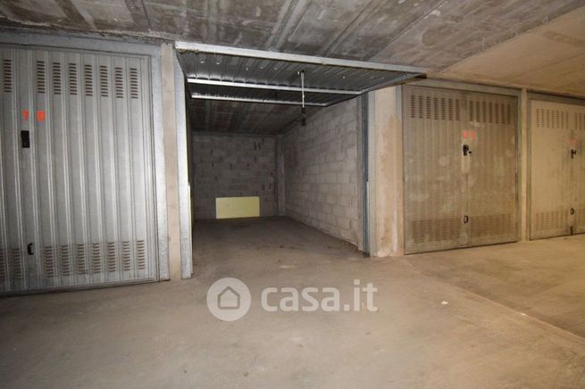 Box/posto auto in residenziale in Via Enrico Cravero 25