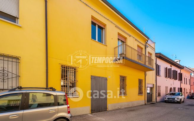 Casa indipendente in residenziale in 