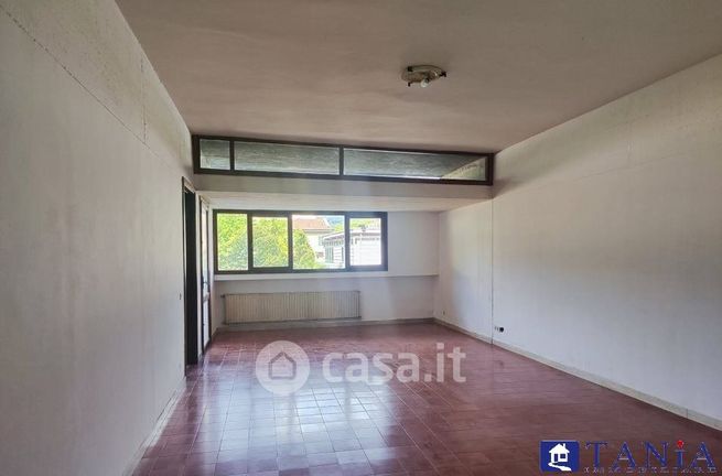 Appartamento in residenziale in Via Carriona 23