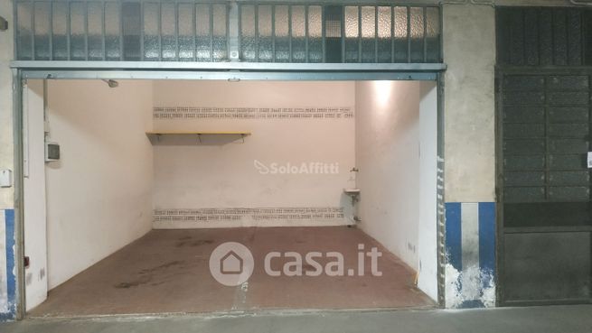 Garage/posto auto in residenziale in Piazza Carducci 169