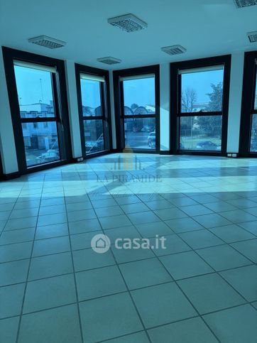 Ufficio in commerciale in Via della Provvidenza 59