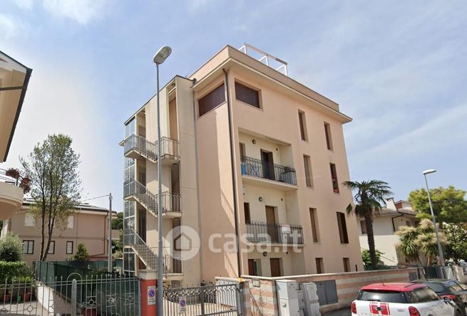 Appartamento in residenziale in Via Fratelli Bandiera 54
