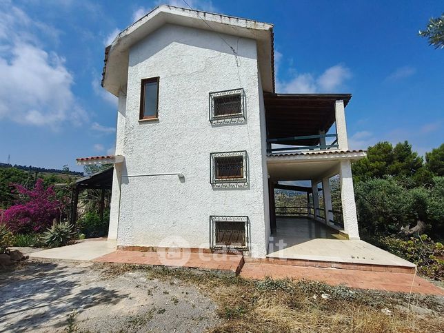 Villa in residenziale in Galleria Cameccia