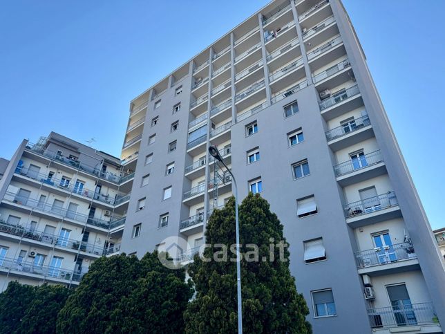 Capannone in commerciale in Via Carlo Pisacane 32