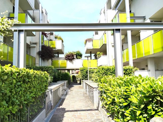Appartamento in residenziale in Via Antonio Locatelli 2