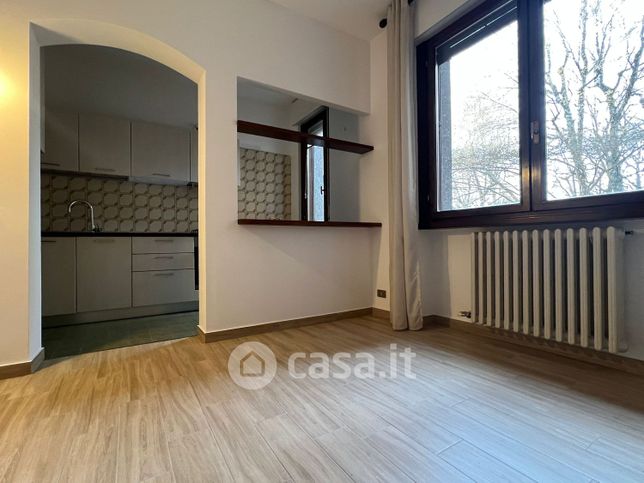 Appartamento in residenziale in Viale Aguggiari