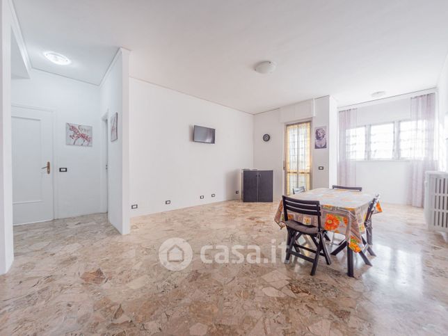 Appartamento in residenziale in Via Francesco Petrarca 10