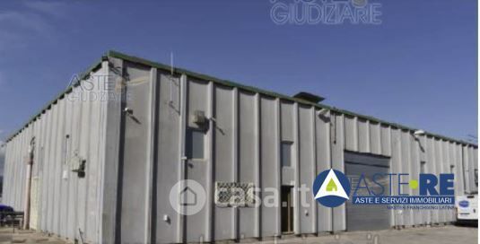 Capannone in commerciale in Via Pallade