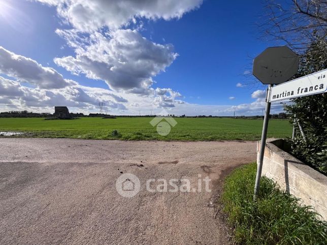 Terreno agricolo in commerciale in Via Martina Franca 20
