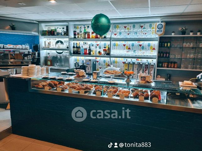 Attivitã /licenza (con o senza mura) in commerciale in Via Papa Giovanni XXIII 14