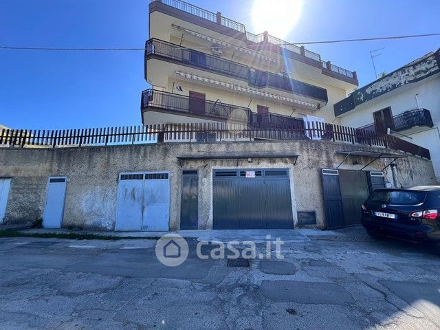 Garage/posto auto in residenziale in Via la zeta