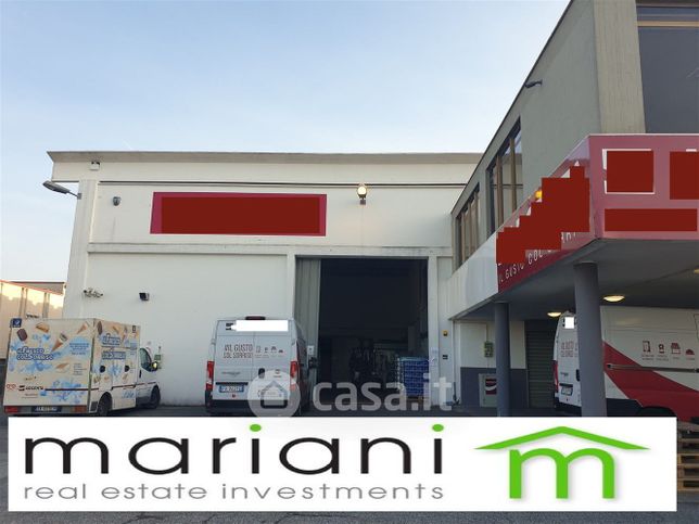 Capannone in commerciale in Viale J. F. Kennedy 82