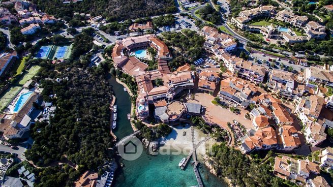 Attivitã /licenza (con o senza mura) in commerciale in Via Porto Vecchio 33