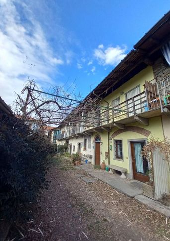 Casa indipendente in residenziale in 