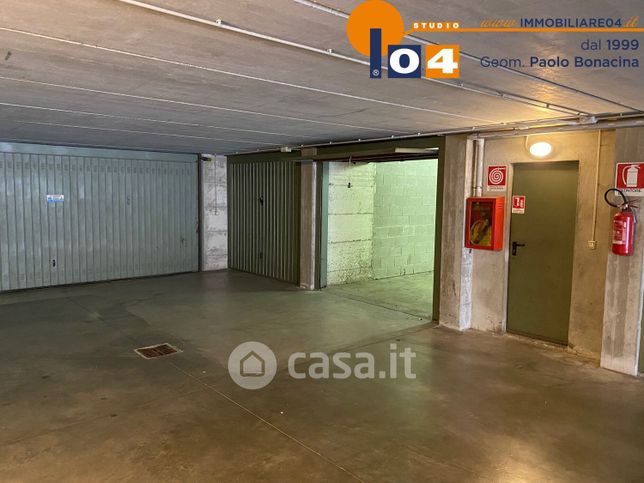 Box/posto auto in residenziale in Via Sicilia