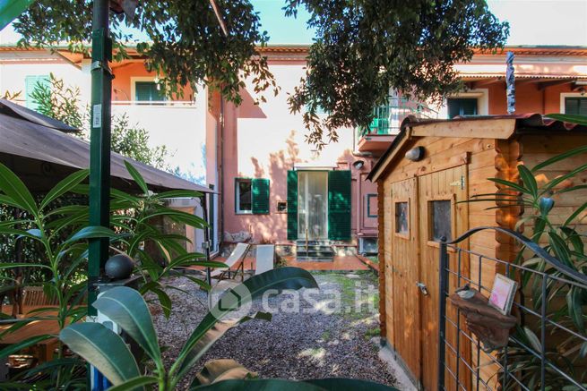 Appartamento in residenziale in Via Vecchia Livornese 22