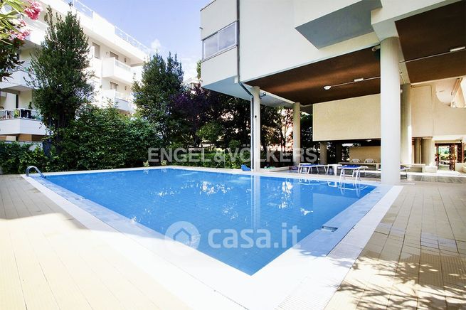 Appartamento in residenziale in Viale Colombo 8