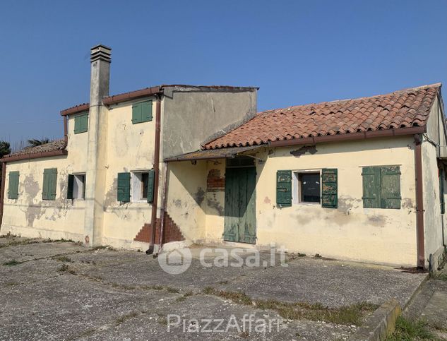 Rustico/casale in residenziale in Via Rosara