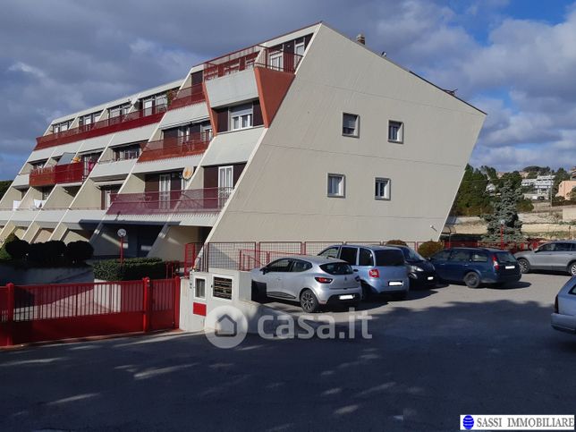 Appartamento in residenziale in Via Montescaglioso 20