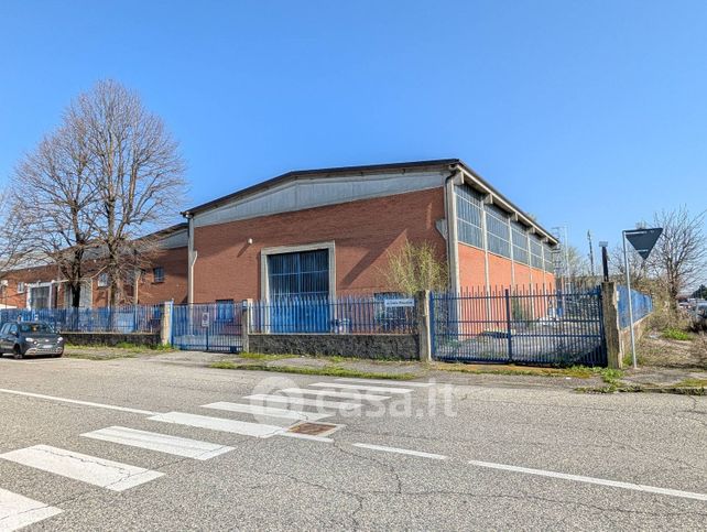 Capannone in commerciale in Via Carlo Pisacane 7